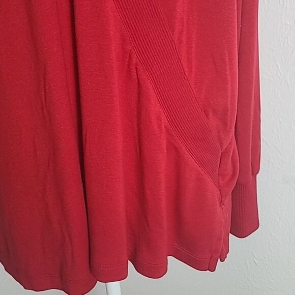 Land' End Red Longsleeve Sweater V-neckline Band Down the Side, Size 1X, 16W-18 - Picture 4 of 10